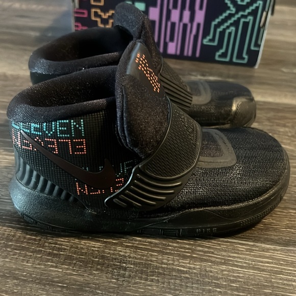 Kyrie Air Yeezy Two Kyrie By You 'Air Yeezy Red October' Nike